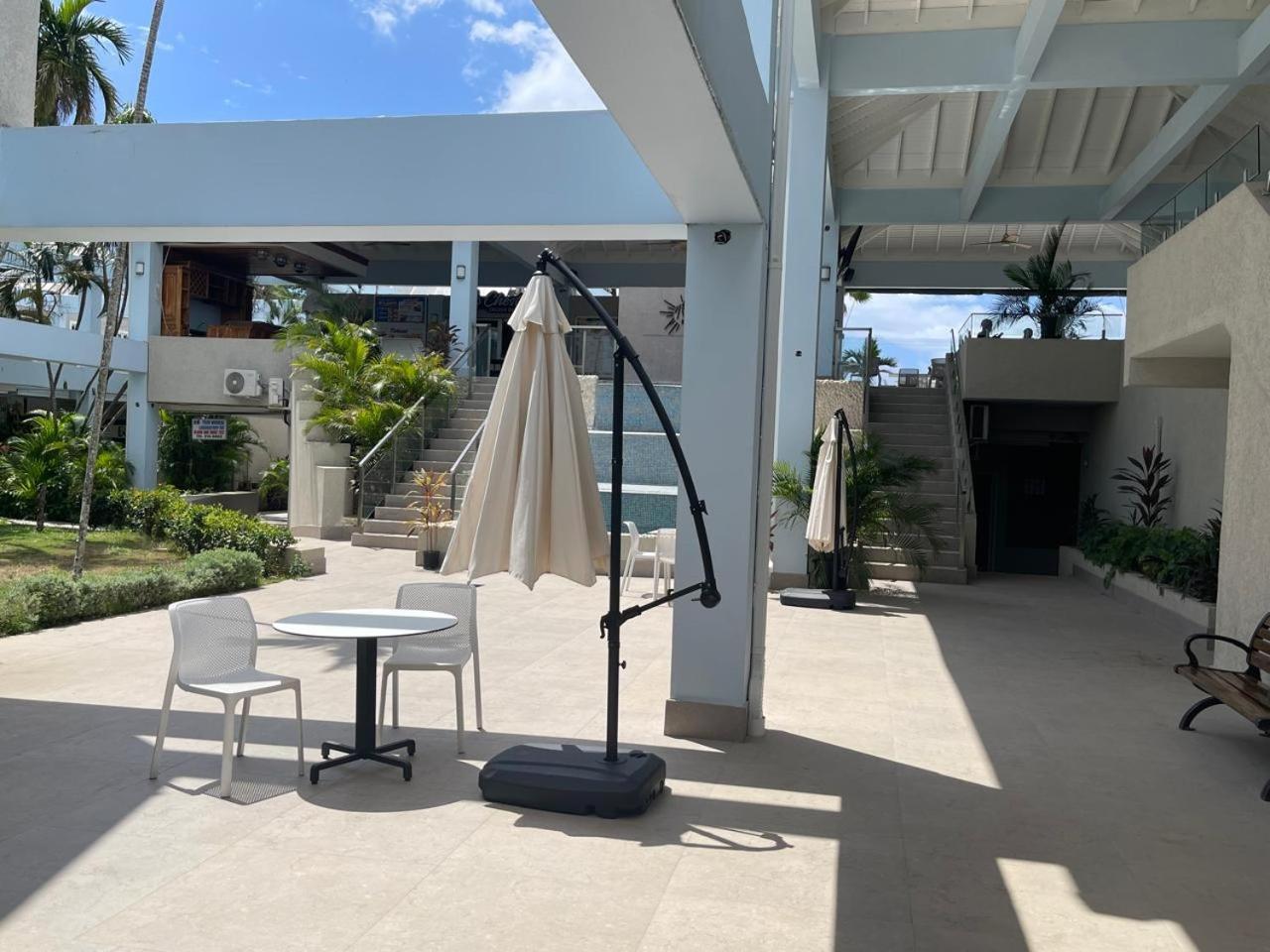 Oceanfront Condo W/ Free Parking + High Speed Wifi Negril Exterior photo