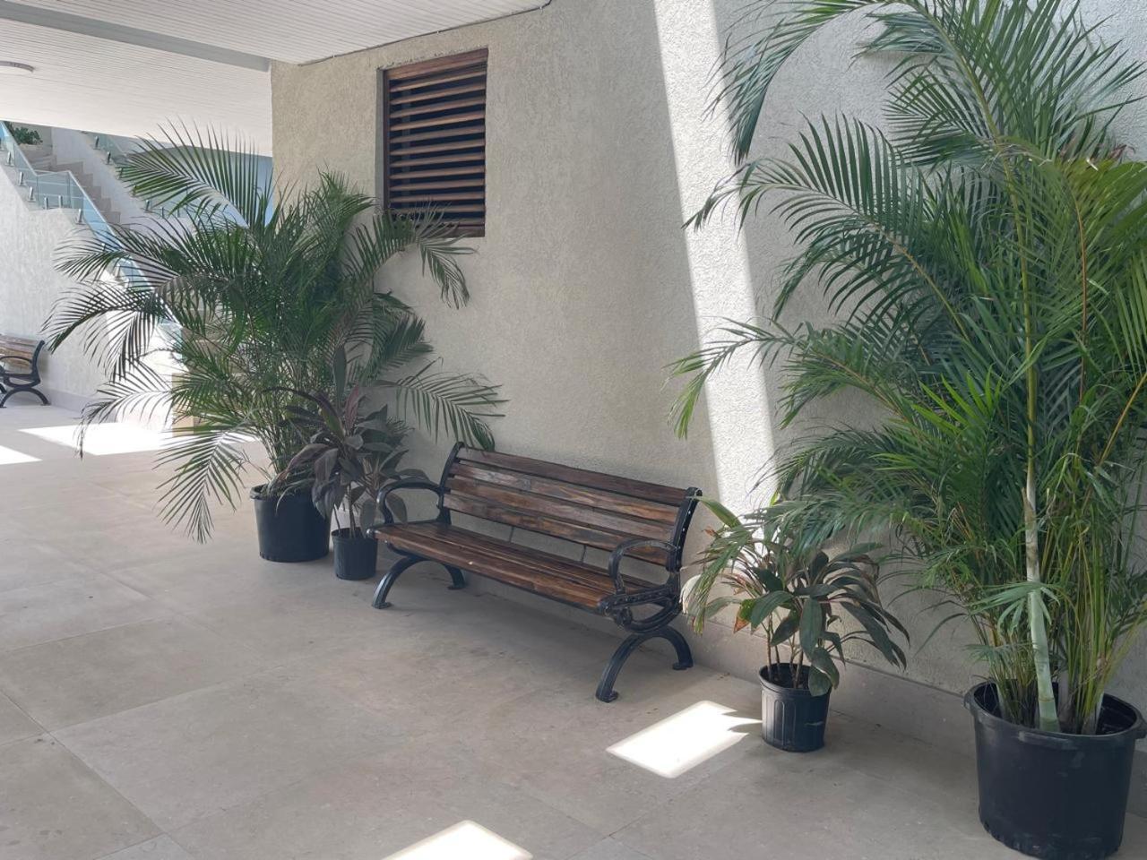 Oceanfront Condo W/ Free Parking + High Speed Wifi Negril Exterior photo