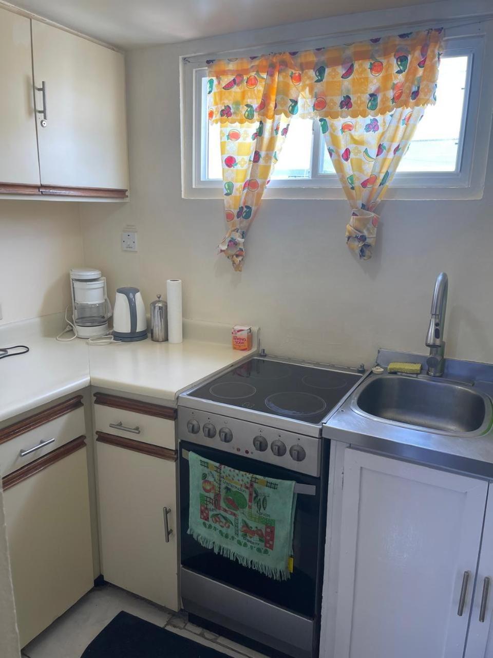 Oceanfront Condo W/ Free Parking + High Speed Wifi Negril Exterior photo