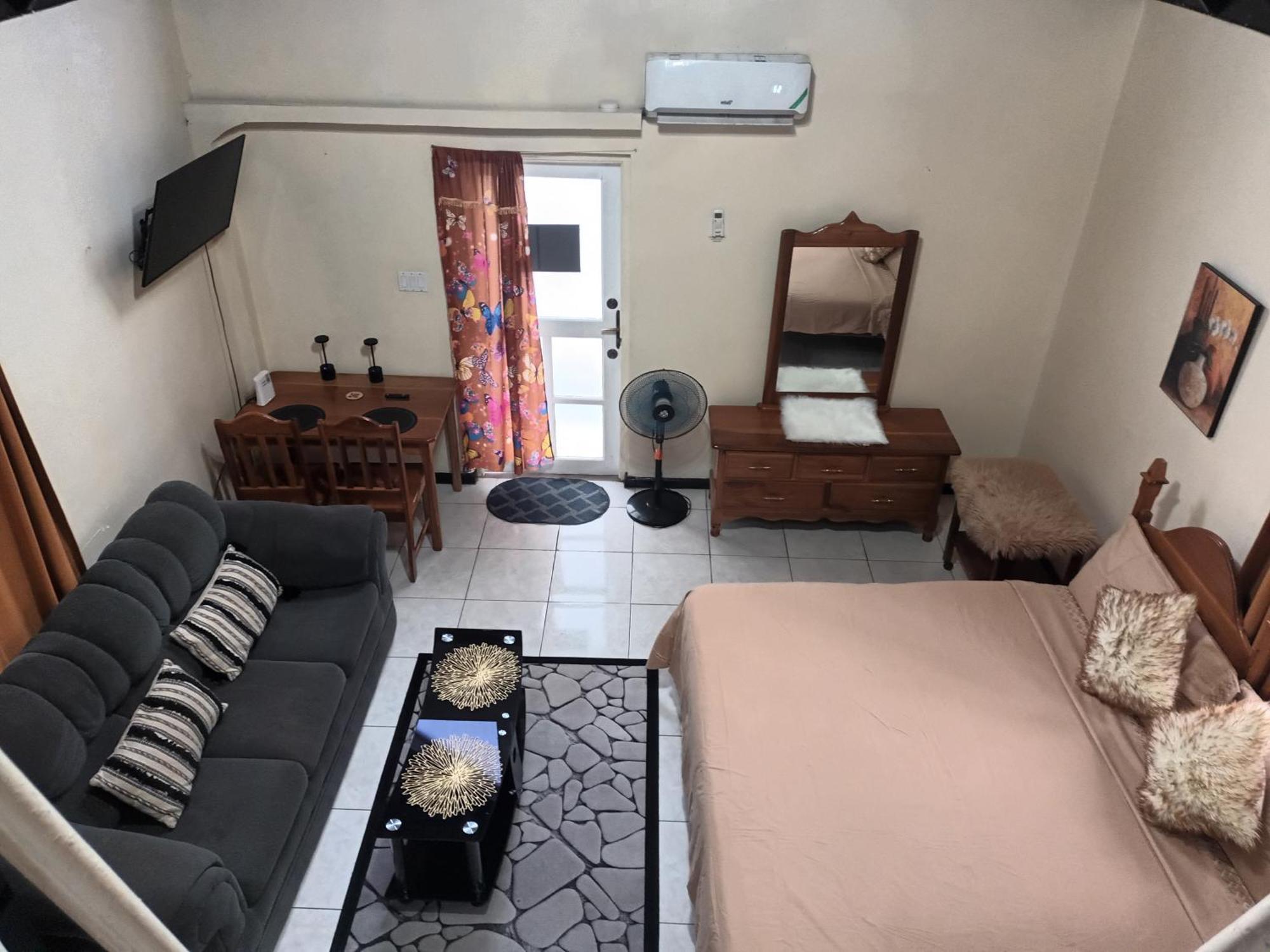 Oceanfront Condo W/ Free Parking + High Speed Wifi Negril Exterior photo